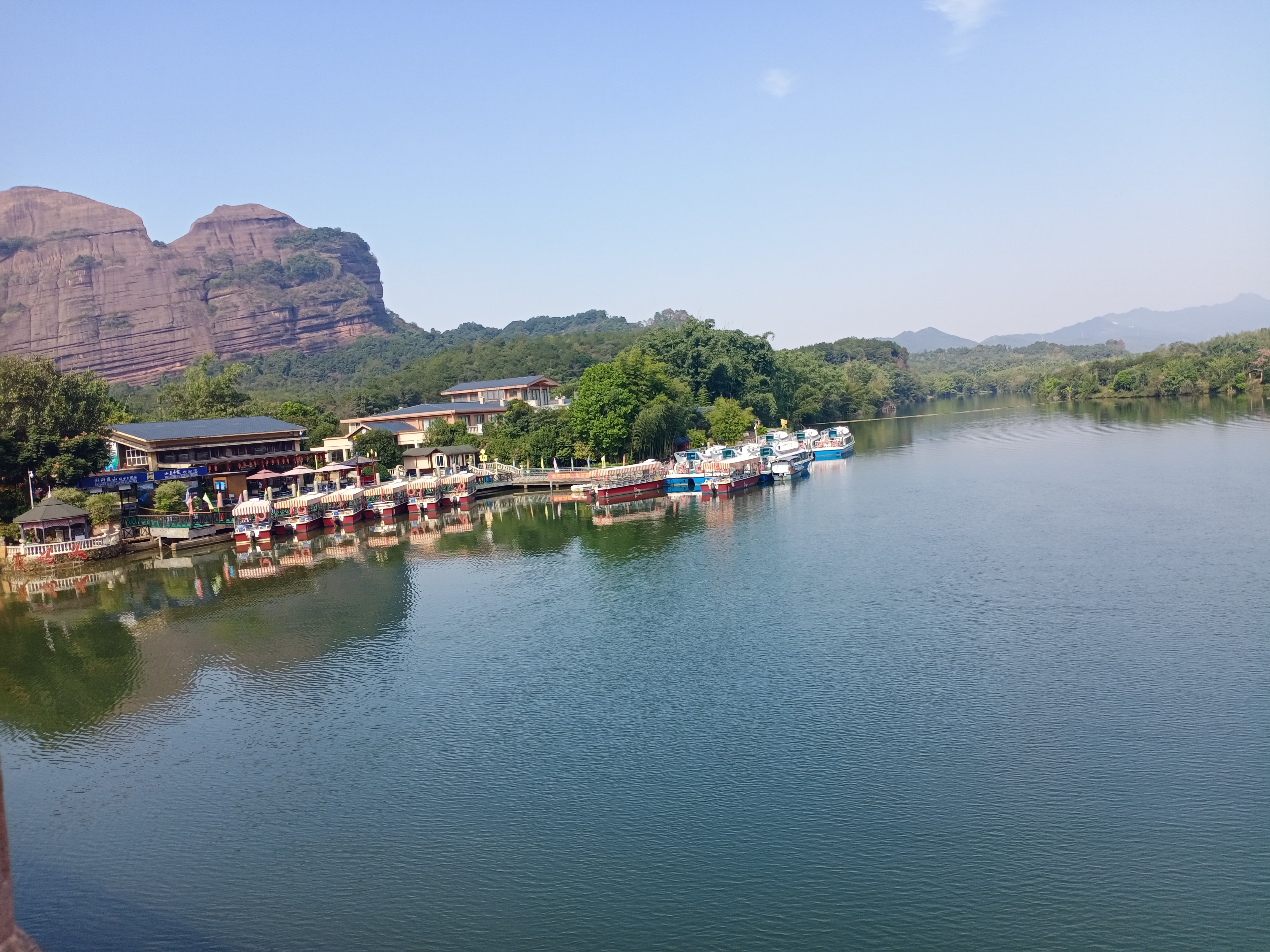 "丹霞地貌"之韶关丹霞山(shān),阳元山(shān)和長(cháng)老峰,单独拿(ná)出来都可(kě)以嗨上一整天!!(图2) "丹霞地貌"之韶关丹霞山(shān),阳元山(shān)和長(cháng)老峰,单独拿(ná)出来都可(kě)以嗨上一整天!!(图2)