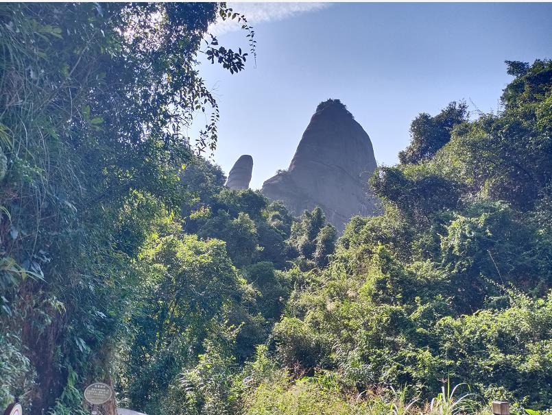 "丹霞地貌"之韶关丹霞山(shān),阳元山(shān)和長(cháng)老峰,单独拿(ná)出来都可(kě)以嗨上一整天!!(图3) "丹霞地貌"之韶关丹霞山(shān),阳元山(shān)和長(cháng)老峰,单独拿(ná)出来都可(kě)以嗨上一整天!!(图3)